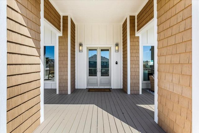 950 Sue Drive, Crystal Beach, TX 77650