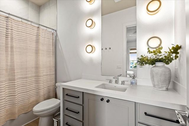 950 Sue Drive, Crystal Beach, TX 77650