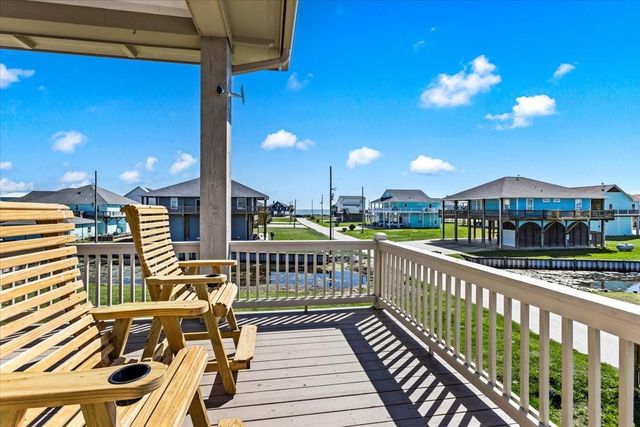 950 Sue Drive, Crystal Beach, TX 77650