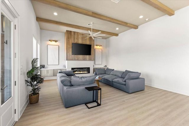 950 Sue Drive, Crystal Beach, TX 77650