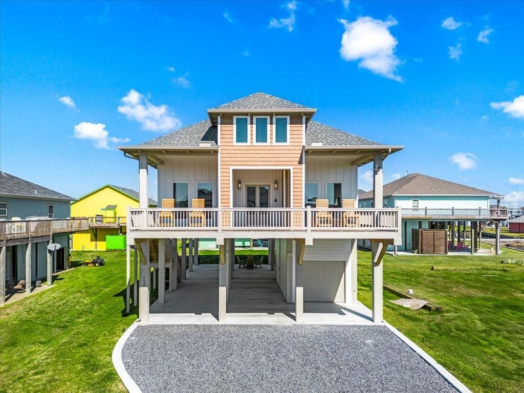 950 Sue Drive, Crystal Beach, TX 77650
