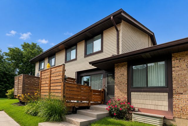 8314 Portsmouth Drive 30, Darien, IL 60561