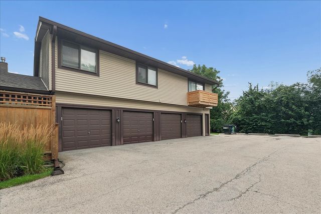 8314 Portsmouth Drive 30, Darien, IL 60561