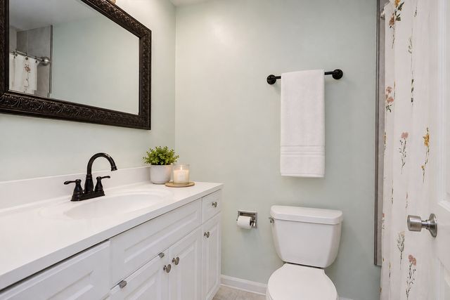 8314 Portsmouth Drive 30, Darien, IL 60561