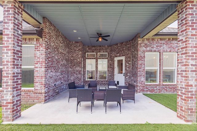 111 Gentle Oak Boulevard, Houma, LA 70395