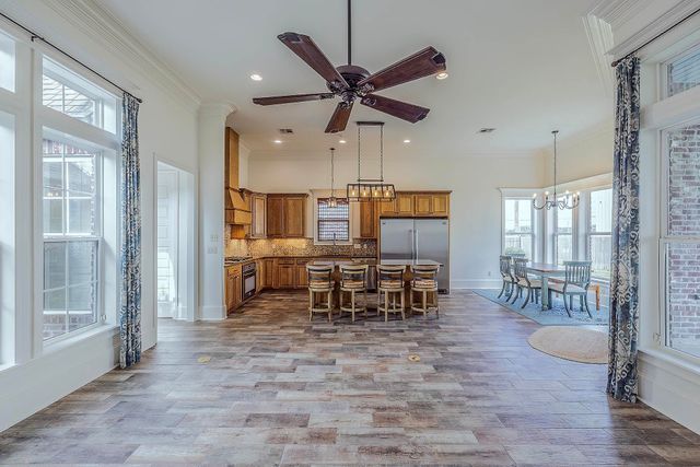 111 Gentle Oak Boulevard, Houma, LA 70395