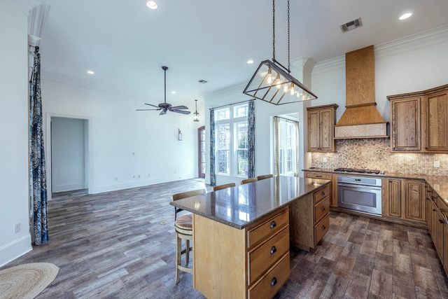 111 Gentle Oak Boulevard, Houma, LA 70395