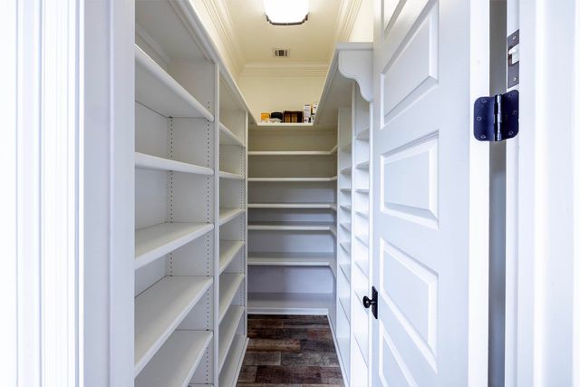 111 Gentle Oak Boulevard, Houma, LA 70395