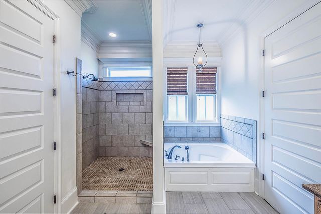 111 Gentle Oak Boulevard, Houma, LA 70395