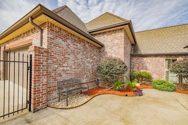 111 Gentle Oak Boulevard, Houma, LA 70395