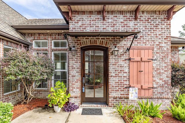 111 Gentle Oak Boulevard, Houma, LA 70395