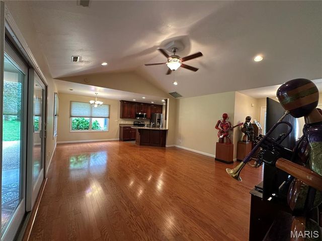 407 Ahr Strom Drive, Owensville, MO 65066