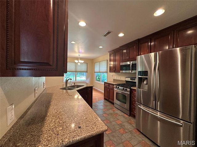 407 Ahr Strom Drive, Owensville, MO 65066