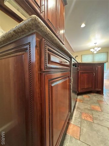 407 Ahr Strom Drive, Owensville, MO 65066