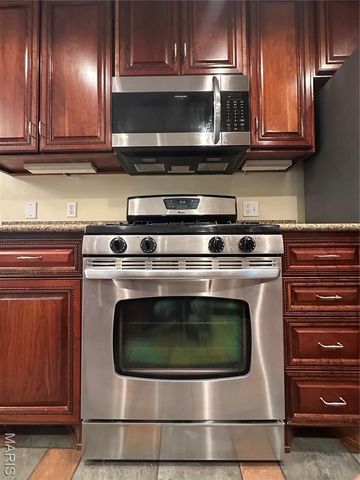 407 Ahr Strom Drive, Owensville, MO 65066