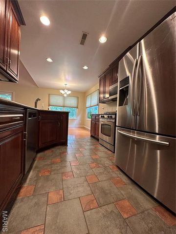 407 Ahr Strom Drive, Owensville, MO 65066