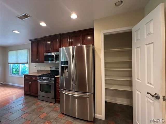 407 Ahr Strom Drive, Owensville, MO 65066