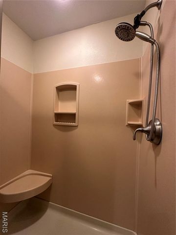 407 Ahr Strom Drive, Owensville, MO 65066