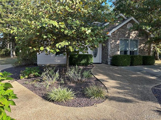 407 Ahr Strom Drive, Owensville, MO 65066