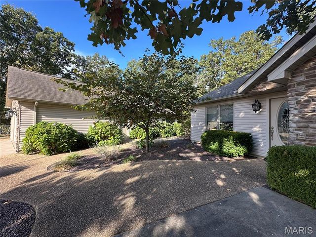 407 Ahr Strom Drive, Owensville, MO 65066