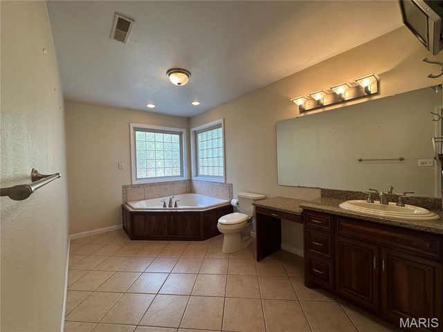 407 Ahr Strom Drive, Owensville, MO 65066