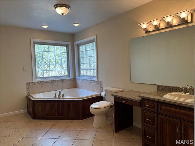 407 Ahr Strom Drive, Owensville, MO 65066