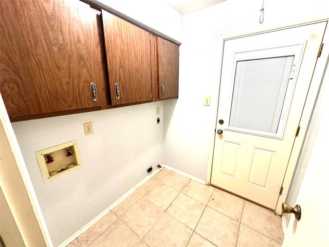 18 Brookflower Road, The Woodlands, TX 77380