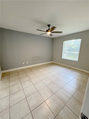 2390 Vero South Circle SW 6, Vero Beach, FL 32962