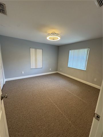 2390 Vero South Circle SW 6, Vero Beach, FL 32962