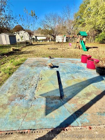 1103 NW 9th Street, Stigler, OK 74462