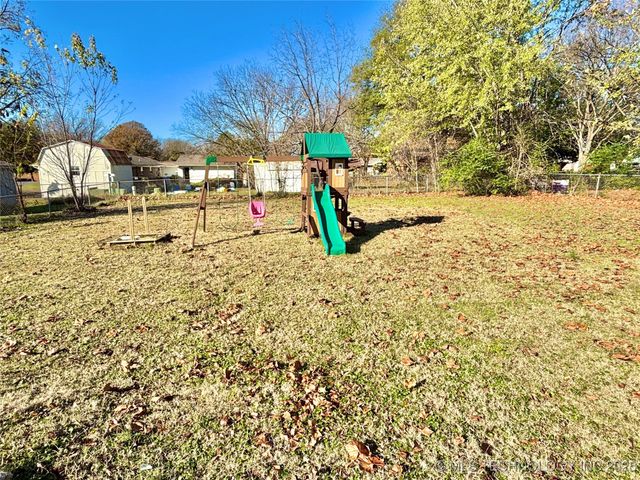 1103 NW 9th Street, Stigler, OK 74462