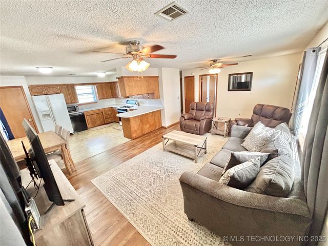 1103 NW 9th Street, Stigler, OK 74462