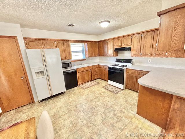 1103 NW 9th Street, Stigler, OK 74462