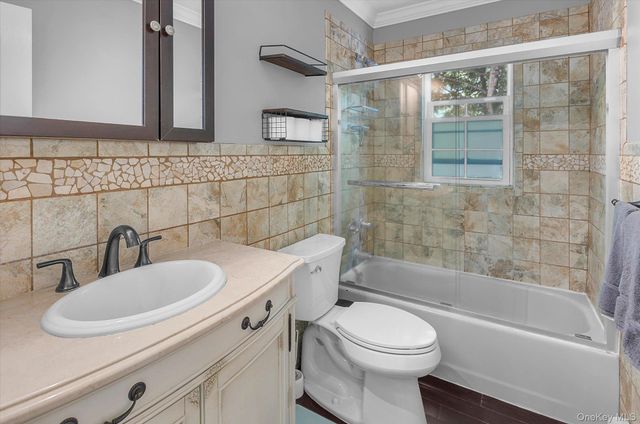 28 Harriet Lane, Huntington, NY 11743