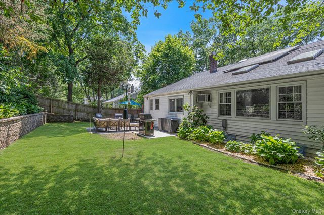28 Harriet Lane, Huntington, NY 11743