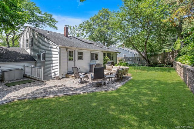 28 Harriet Lane, Huntington, NY 11743