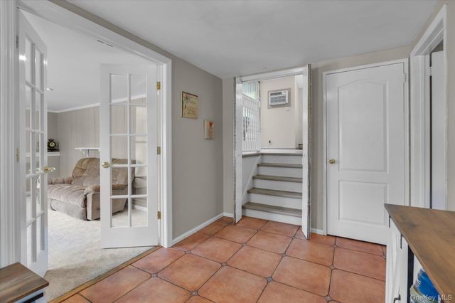 28 Harriet Lane, Huntington, NY 11743