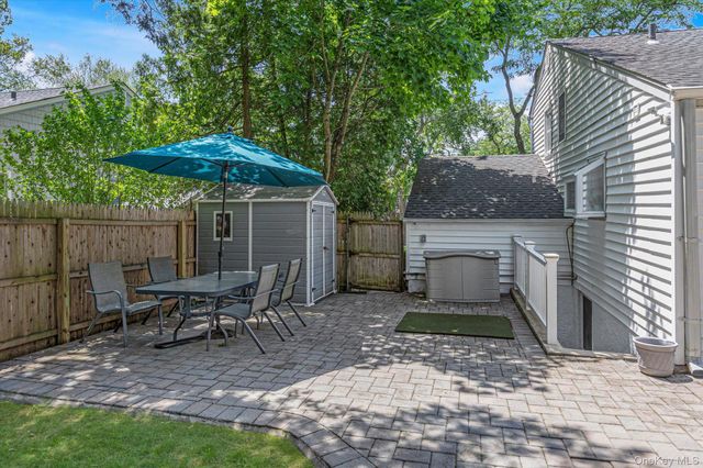 28 Harriet Lane, Huntington, NY 11743
