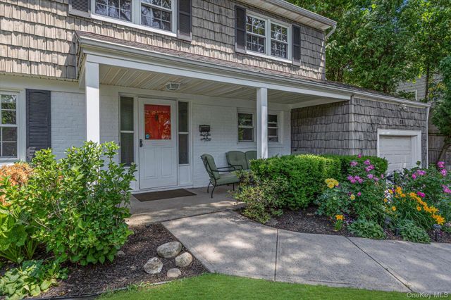 28 Harriet Lane, Huntington, NY 11743