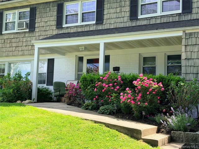 28 Harriet Lane, Huntington, NY 11743