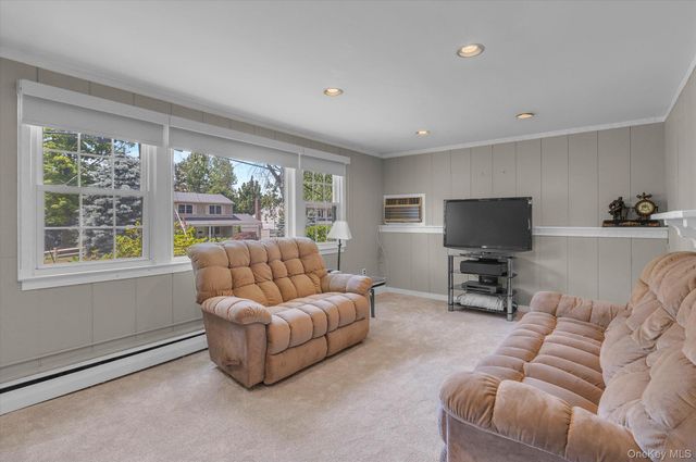 28 Harriet Lane, Huntington, NY 11743