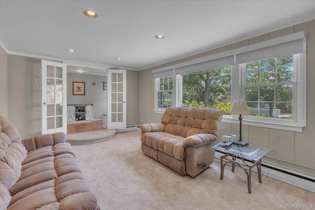 28 Harriet Lane, Huntington, NY 11743