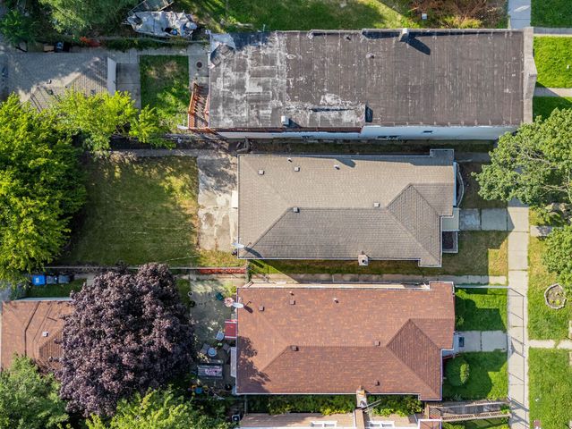 8139 S Exchange Avenue, Chicago, IL 60617