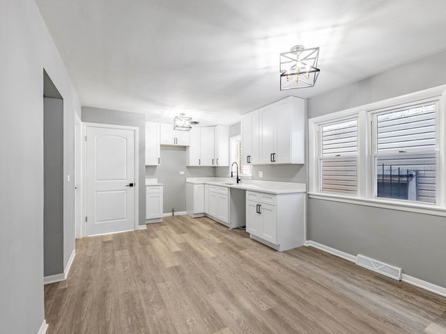 8139 S Exchange Avenue, Chicago, IL 60617