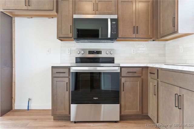 2085 Aster Drive, Jeffersonville, IN 47130