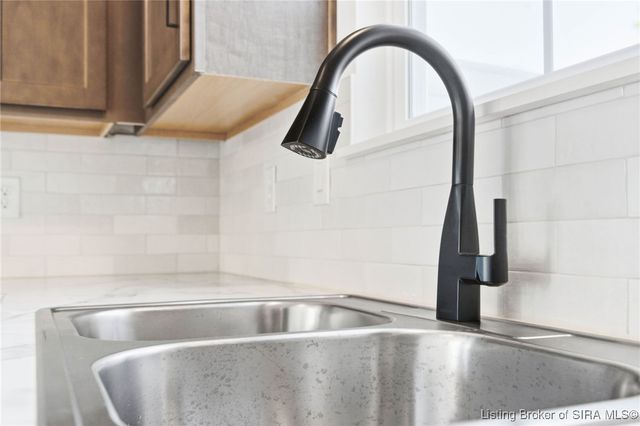 2085 Aster Drive, Jeffersonville, IN 47130