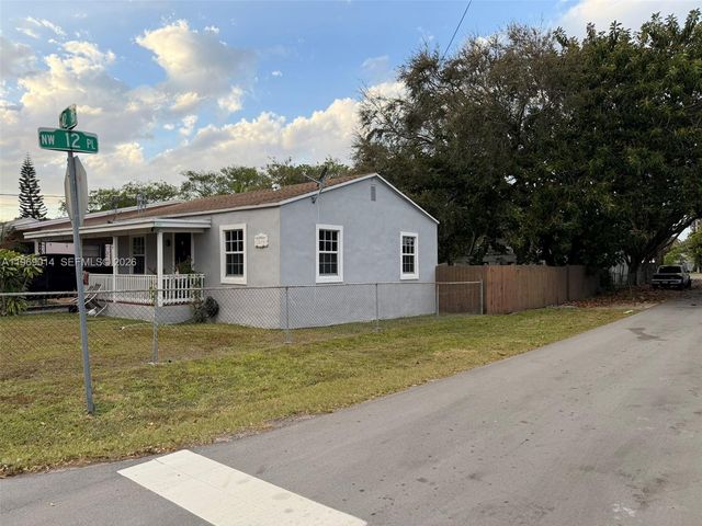 1249 NW 42nd St, Miami, FL 33142