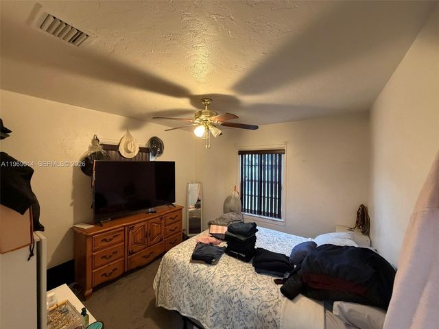 1249 NW 42nd St, Miami, FL 33142