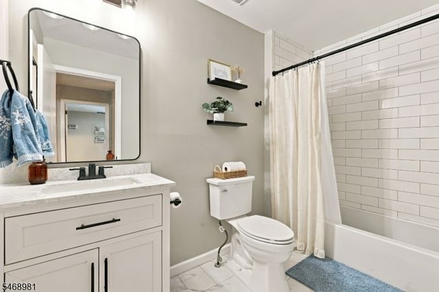 27 Crestmont Rd, Bedminster Twp., NJ 07921