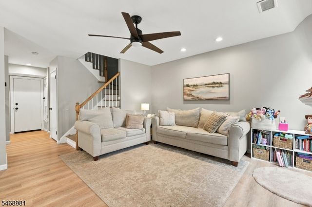 27 Crestmont Rd, Bedminster Twp., NJ 07921